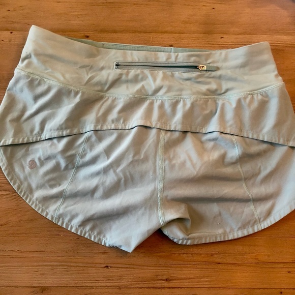 Lululemon Tonic Sea Size 4 Speed Shorts 2.5 inch - Picture 2 of 6